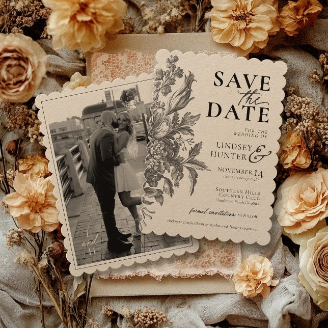 Reserve A Data Casamento com Foto Personalizada Kraft Rústico Flo (Modern scalloped edge rustic kraft black vintage floral botanical simple photo wedding save the date)