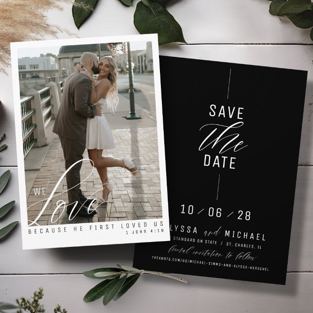 Reserve A Data Casamento Cristão de Foto Negra Simples Elegante (Love scripture elegant photo simple gold, black and white modern Christian wedding save the date)
