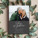Reserve A Data Casamento de Casal de Fotografia Moderna de Script<br><div class="desc">Guarde as datas para o casal que mal pode esperar para dizer à família e aos amigos que eles são "casando". Personalize essas cartões salve a data com sua foto,  nomes,  data do casamento e local.</div>