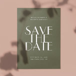 Reserve A Data Casamento de código QR moderno e verde-oliva minim<br><div class="desc">Casamento minimalista de tipografia simples da floresta de verão Salve a data com foto   código QR no verso em tons de verde-oliva escuro e verde-sábio. Entre em contato comigo se precisar de itens adicionais.</div>