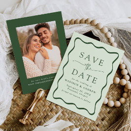 Reserve A Data Casamento de Foto com Moldura Ondulada Verde Moder