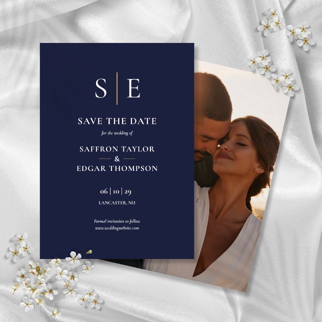 Reserve A Data Casamento de Foto com Monograma em Azul Marinho e  (Navy Blue And Gold Monogram Photo Wedding Save The Date)