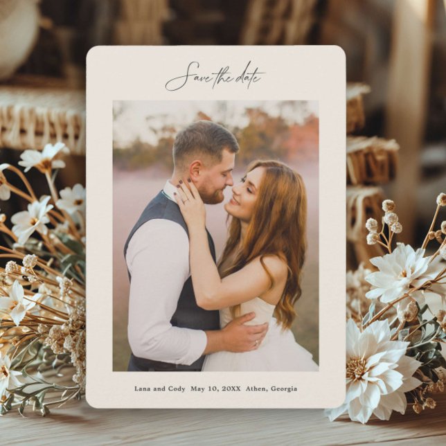 Reserve A Data Casamento de Fotografias com Mãos Mínima (Minimal hand-lettered photo wedding save the date card.)