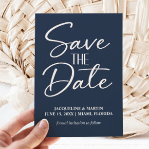 Reserve A Data Casamento de Letra Manual em Azul Marinho Script