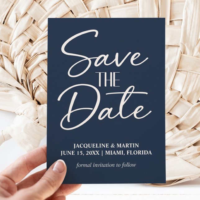 Reserve A Data Casamento de Letra Manual em Azul Marinho Script  (Navy blue and white wedding Save the Date photo card)