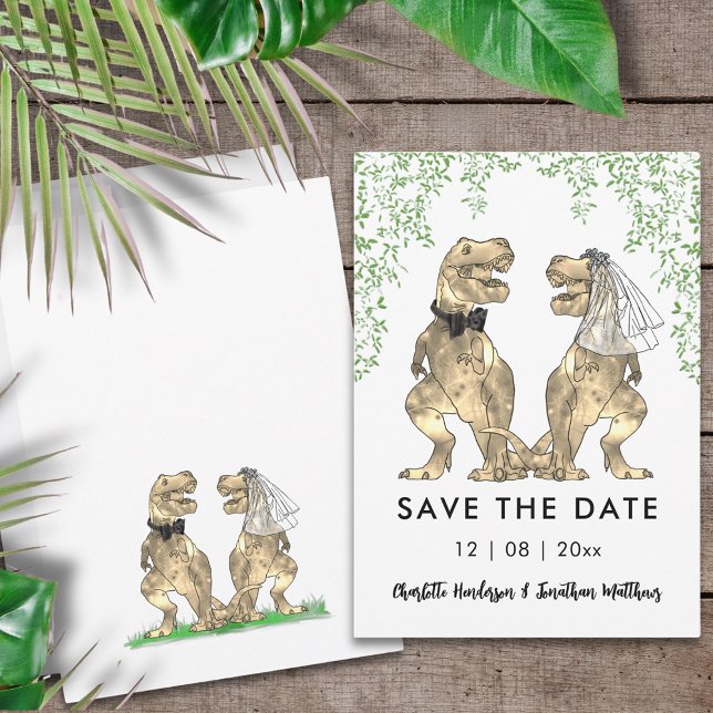 Reserve A Data Casamento Engraçado com Tema de Dinossauro (Funny dinosaur themed wedding save the date invitation with T-Rex bride and groom Jurassic foliage )