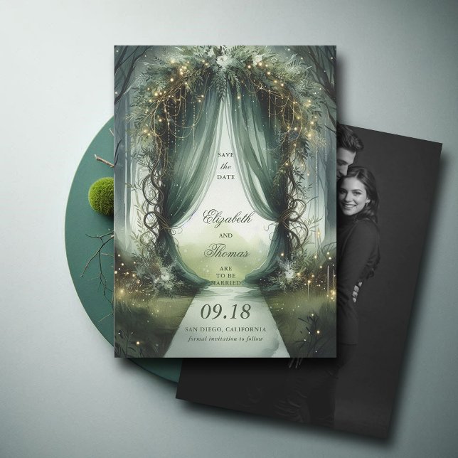 Reserve A Data Casamento Fotográfico da Fada de Sonho Florestal E (enchanted forest woodland wedding save the date arch canopy calligraphy fairy tale magic dark moody)