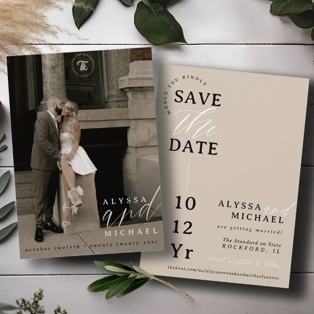 Reserve A Data Casamento Fotográfico de Champanhe Moderno Simples (Elegant modern photo typography script simple wedding save the date, black and white, champagne tan)