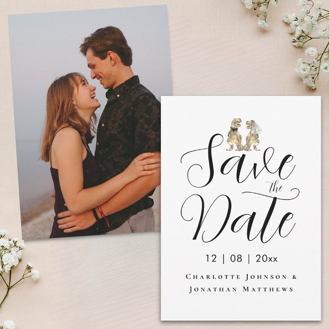 Reserve A Data Casamento Moderno com Tema de Dinossauro Divertido (Modern photo dinosaur theme wedding save the date invitation Elegant script T-Rex dino bride & groom)