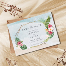 Casamento na Praia com Flores Tropicais