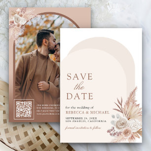 Reserve A Data Código QR de Foto de Arco de Pampas Floral Bege Ne