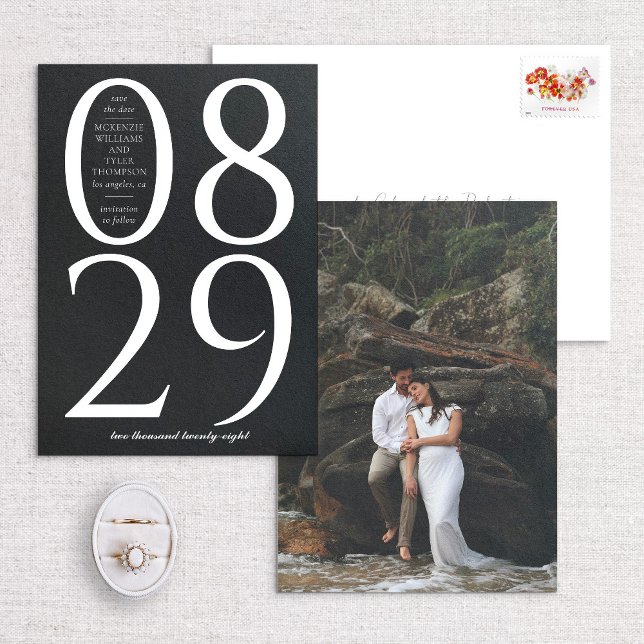 Reserve A Data Data Grande Moderna em Negrito em Fundo Preto (Criador carregado)