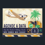 Reserve A Data Destino de Viagem Casamento Réservez la Date<br><div class="desc">A ilustração viajar vintage inspirado com o avião,  bagagem,  e palmeira. Mostrado em tons de azul marinho,  amarelo sol,  verde e vibrante.</div>