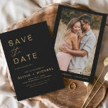 Reserve A Data Dourado preto Salve a data Elegante - minimalista<br><div class="desc">Negra Elegante e Cartões salve a data Dourados que têm uma foto na frente. Os Cartões salve a data contêm uma moderna tipografia cursiva escrita escrita escrita escrita escrita escrita escrita escrita que é elegante,  simples e moderna a ser usada depois da simples celebração do dia de casamento minimalista.</div>