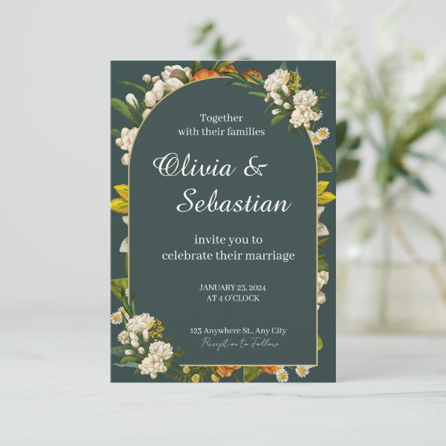 Reserve A Data Dramatic Dark Green Floral Arch Wedding Invitation (Em pé/Frente)