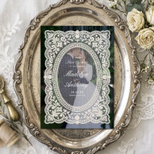 Elegante Foto de Noivado com Renda Floral Vintage
