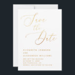 Reserve A Data Elegante Rótulo Dourado | Casamento Clássico Minim<br><div class="desc">Anuncie seu casamento com um estilo atemporal com este elegante cartão de Save the Date. Projetado com um fundo branco e uma fonte sofisticada em estilo dourado, oferece uma aparência limpa e moderna perfeita para casamentos formais, tradicionais ou minimalistas. O texto dourado é um efeito impresso, não uma folha de...</div>