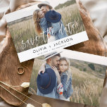 Reserve A Data Elegante Salve a Data 2 Foto em Branco - Carta<br><div class="desc">Foto moderna e elegante Guarde o Cartão de Casamento de Data. O cartão de convite para salvar data inclui tipografia branca e chic e design simples em um fundo branco ao qual você pode adicionar sua fotografia personalizada de noivado.</div>