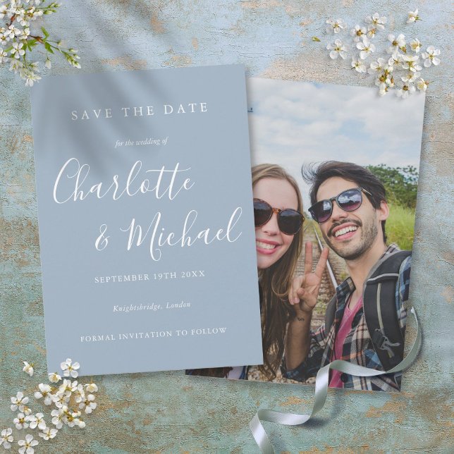 Reserve A Data Elegante Script de assinatura azul empoeirado Foto (Dusty Blue Elegant Signature Script Photo Save The Date)