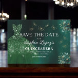 Reserve A Data Emerald Green Quinceanera<br><div class="desc">Anuncie seu dia especial com uma encantadora princesa verde esmeralda Quinceañera Salve o convite de data. Apresentando uma paleta verde esmeralda regal e detalhes elegantes, este convite dá o tom para uma celebração real. Adorado com delicados ajustados de sotaque para uma princesa, ele captura perfeitamente a magia de sua próxima...</div>