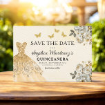 Reserve A Data Floral Dourado Salve a Data Aniversário Quinceaner<br><div class="desc">Anuncie seu dia especial com o cartão Floral Dourado Salve a Data Quinceañera. Este elegante design apresenta sotaques florais de ouro luxuosos que exaltam sofisticação e charme. Perfeito para dar o tom para a sua próxima quinceañera, esta salva a data combina um toque de beleza real com elegância eterno. Os...</div>