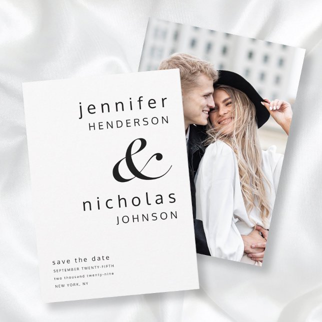Reserve A Data Foto de Ampersand Preto e Branco Moderno (Modern Black & White Ampersand Photo Save The Date)