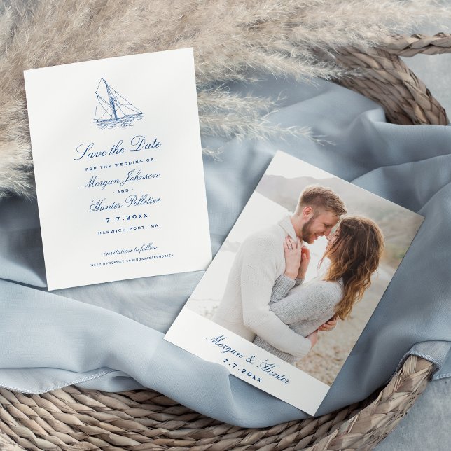 Reserve A Data Foto de Casamento Azul do Marinho Elegante do vele (Sailboat and Waves Wedding Save the Date with Photo for an Elegant Navy Blue Yacht Club Wedding)