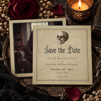 Foto de casamento de Halloween com esqueleto gótic