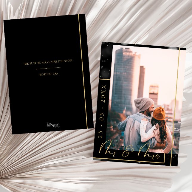 Reserve A Data Foto de casamento Dourado e preto moderno (Black and Gold Mr. and Mrs. Script Photo Save The Date)