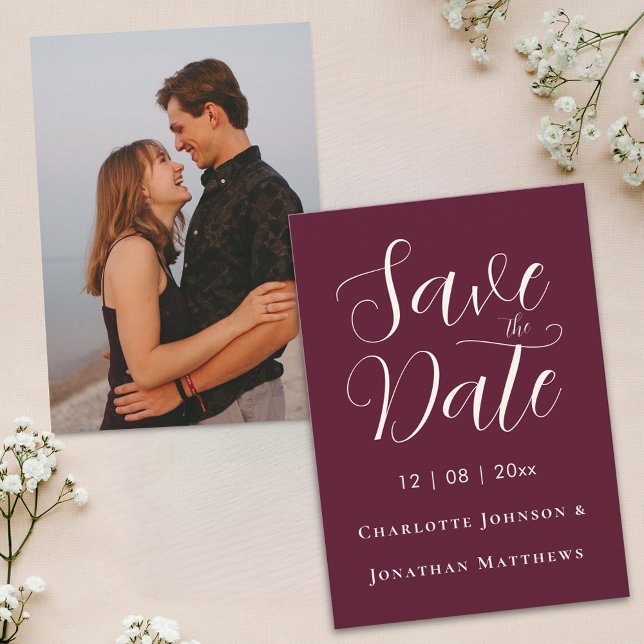 Reserve A Data Foto de Casamento Moderno de Script Elegante (Modern photo elegant script burgundy cream wedding save the date invitation Portrait full bleed)