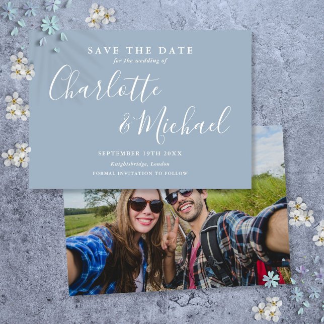 Reserve A Data Foto de Script de Assinatura Azul Elegante Dusty (Elegant Dusty Blue Signature Script Photo Save The Date)