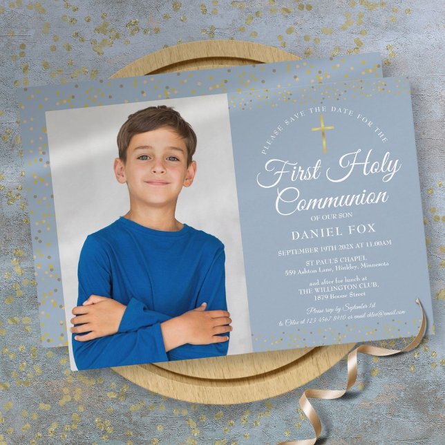 Reserve A Data Foto Dourada de poeira azul de primeira comunhão (First Holy Communion Dusty Blue Gold Dust Photo Save The Date)