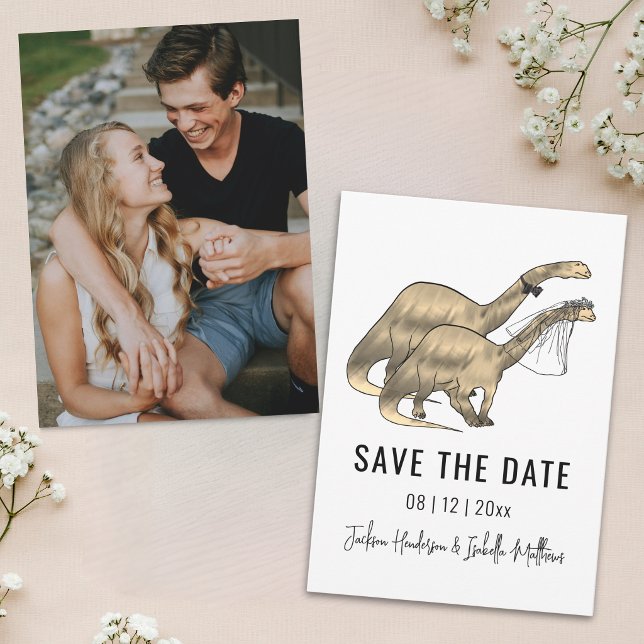 Reserve A Data Foto engraçada do casamento de dinossauros (Funny Dinosaur theme wedding photo save the date card Watercolor Jurassic dino bride and groom )