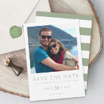 Reserve A Data Foto Minimalista Verde da Típografia Moderna<br><div class="desc">Comemorar em estilo com este casamento moderno e muito moderno salve os cartões de data. O design é fácil de personalizar com sua própria redação e sua família e amigos ficarão entusiasmados quando receberem essas fabulosas salvas de datas. Itens correspondentes podem ser encontrados na coleção.</div>