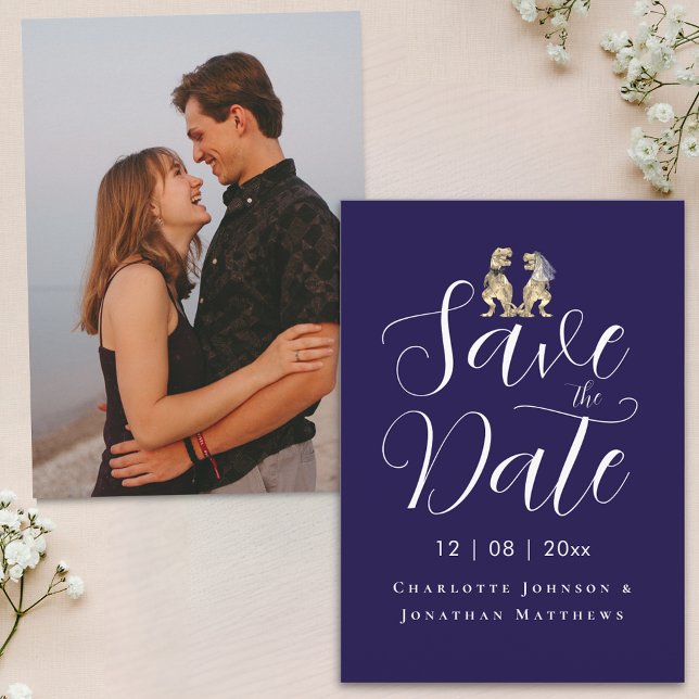 Reserve A Data Foto Moderna Engraçado Casamento Dinossauro (Modern photo dinosaur theme wedding save the date elegant script navy blue and white invitation)