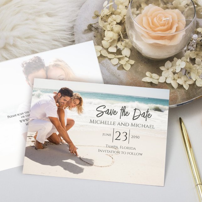 Reserve A Data Foto para salvar o script de caligrafia simples de (Simple photo Save the Date card with a modern style Wedding date typography. )