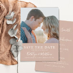 Reserve A Data Foto Simples De Casamento Da Tipografia Moderna Bl<br><div class="desc">O Casamento De Foto Minimalista Da Tipografia Moderna Cor-De-Rosa Esmagadora Salva O Cartão De Convite De Data. Avise sua família, amigos e colegas que você marcou uma data para sua celebração de casamento com este casamento elegante, na moda e moderno, salve o cartão de convite. Todos os textos estão pré-organizados...</div>