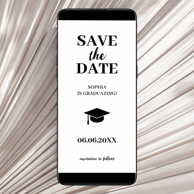 Reserve A Data Graduação de Boné preto e branco moderno (graduation save the date card simple minimalist black and white class of 2024)
