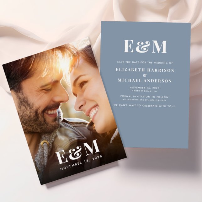 Reserve A Data Iniciais de Monograma Moderno Foto Dusty Blue (Criador carregado)