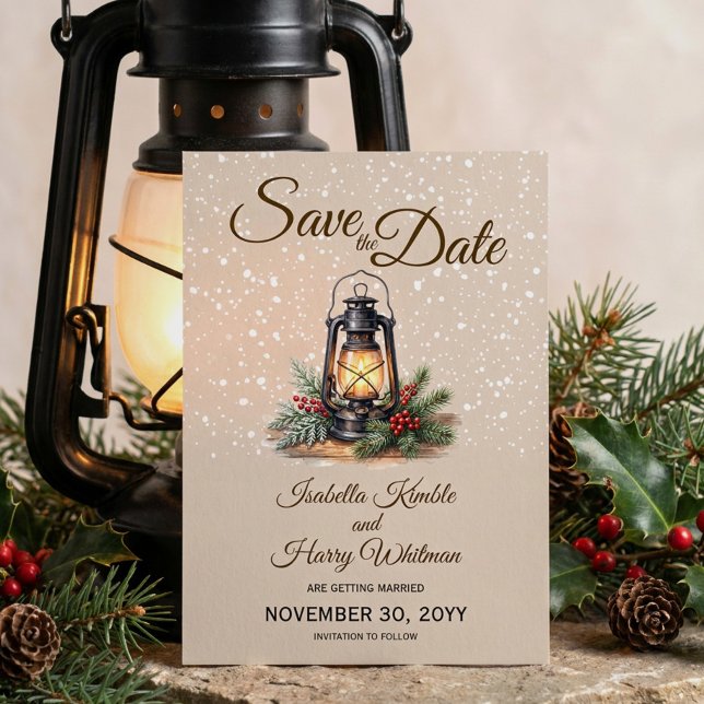 Reserve A Data Lanterna de Inverno Rústica com Foto na Neve (Save the Date with engagement photo, snowy backdrop and warm winter lantern by Darling & May)