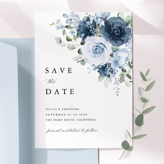Reserve A Data Marinha Azul Poeira Aquarela Floral Elegante (Dusty blue navy floral save the date card with elegant watercolor design styled in soft indoor light)