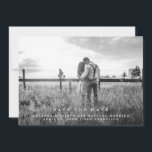 Reserve A Data Mensagem Moderna | Salve a Data da Foto<br><div class="desc">Este simples e minimalista cartão de salva data de casamento apresenta sua própria foto pessoal com texto branco elegante. O verso apresenta um design glamoroso cor de rosa bege.</div>