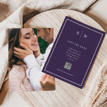 Reserve A Data Mínimo e Chic | Foto de Fundo e Código QR Casament<br><div class="desc">Esses elegantes cartões modernos de "save the date" apresentam um design de texto minimalista colorido em roxo escuro e branco, com uma moldura clássica na borda e um espaço para adicionar seu código QR onde seus convidados podem encontrar mais detalhes do casamento. Adicione suas iniciais ou monograma para torná-los completamente...</div>