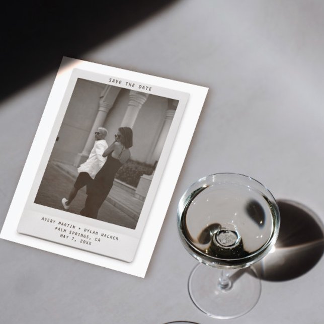 Reserve A Data Modern Minimalist Polaroid Photo Save the Date (Criador carregado)
