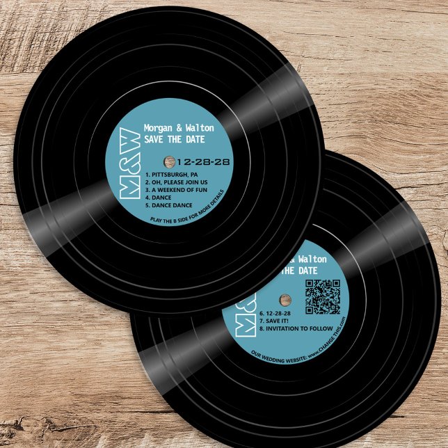 Reserve A Data Monograma de registro de vinilo - Rótulo azul retr (Round vinyl record style save the date in vintage blue with fun monogram and QR code)