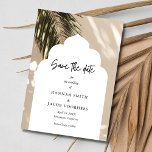 Reserve A Data Palm Beach Wedding Foto para salvar a data<br><div class="desc">Nossa Foto de Casamento de Palm Beach Salve a Data é uma fusão impressionante da beleza e elegância eterno da natureza. Esta bela carta apresenta uma delicada incisão fronteiriça, formando graciosamente um fundo de palmeiras tropicais, criando um cenário romântico que captura perfeitamente a essência da sua próxima celebração de casamento...</div>