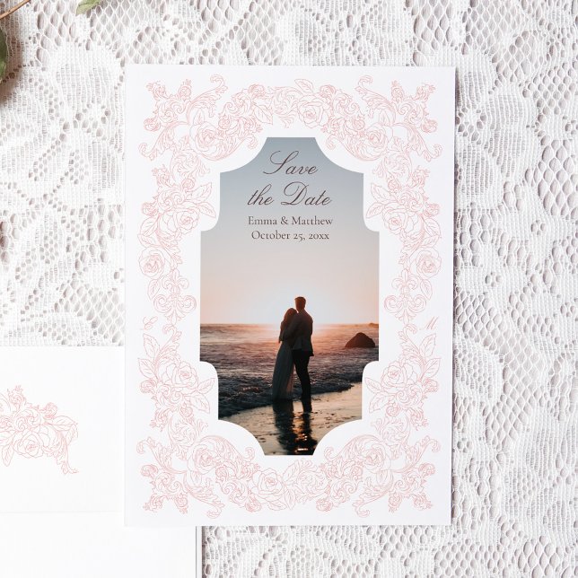 Reserve A Data Rosa Rosa Rosa Romântico Foto Barroco Dusty (Romantic photo save the date card with victorian botanical ornament illustrations in blush pink)