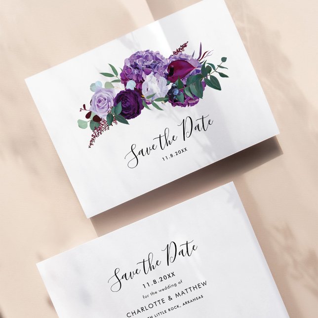 Reserve A Data Script Botânico Floral Roxo Moderno (Purple Floral Wedding Save the Date Announcement)