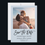 Reserve A Data Script Moderno Simples Azul Empoeirado Foto Chic<br><div class="desc">Anúncio Minimalista Moderno de Salve o Dia com tipografia manuscrita de pincel moderno na cor azul empoeirado com sua foto pessoal ao lado de seus nomes e data do casamento.</div>
