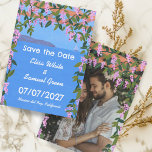 Reserve A Data Sea View Wisteria Salvar a data Foto personalizada<br><div class="desc">Design perfeito para uma diversão, salve o cartão de data! Mão fez arte para você! TOTALMENTE PERSONALIZÁVEL! Clique em "Personalizar" acima para editar o texto e adicionar sua foto ao verso. Clique em "editar usando a ferramenta design" para ajustar as fontes, as cores e os posicionamentos e para excluir o...</div>